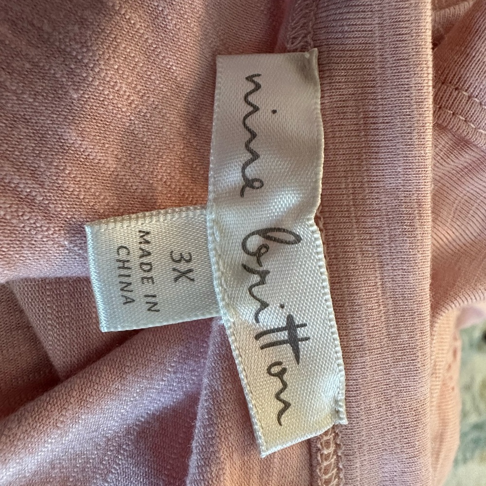 Nine Britton Light Pink V-Neck Tank Top - Picture 4 of 5